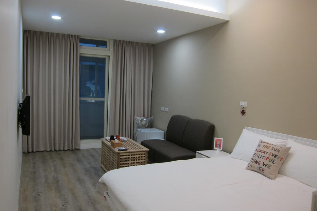 Locomotive Homestay Tamsui Extérieur photo