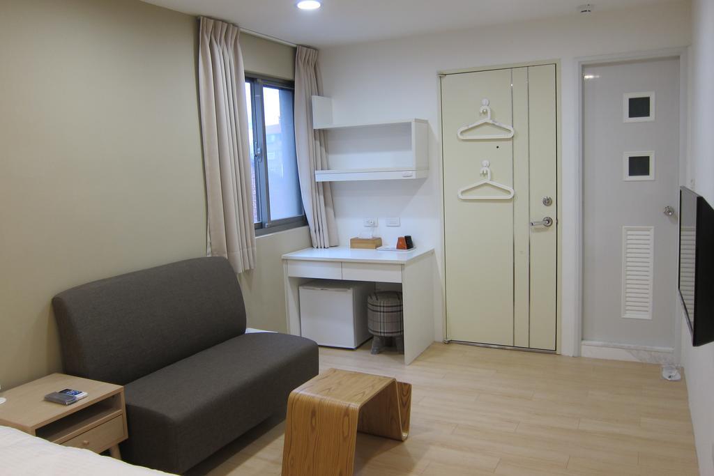 Locomotive Homestay Tamsui Extérieur photo